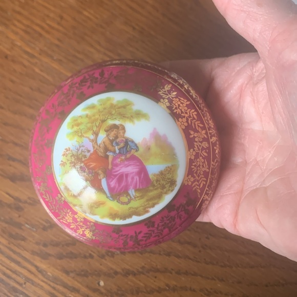1950’s Limoges porcelain trinket box - Picture 4 of 4